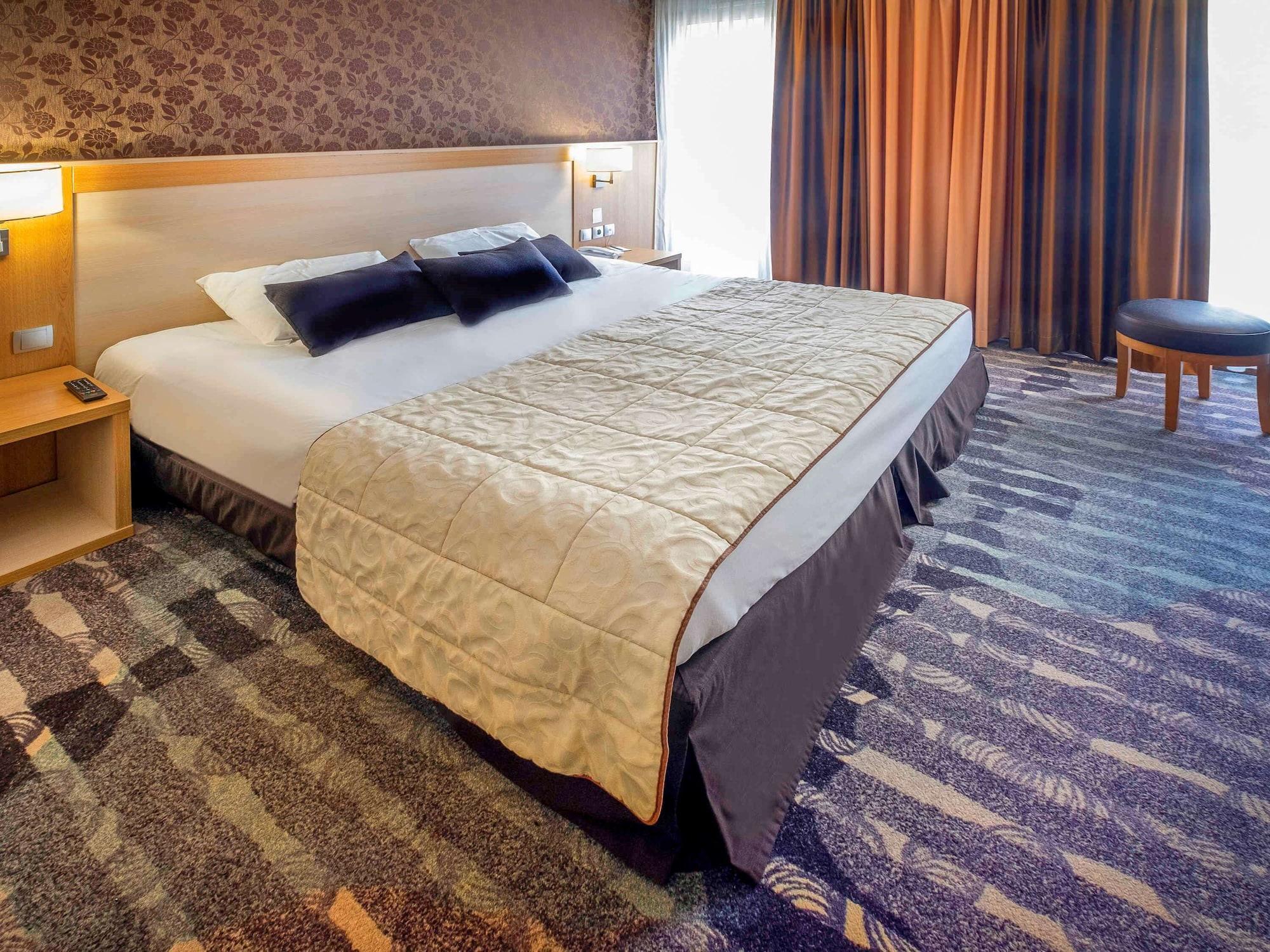 Mercure Rouen Centre Champ De Mars Екстериор снимка