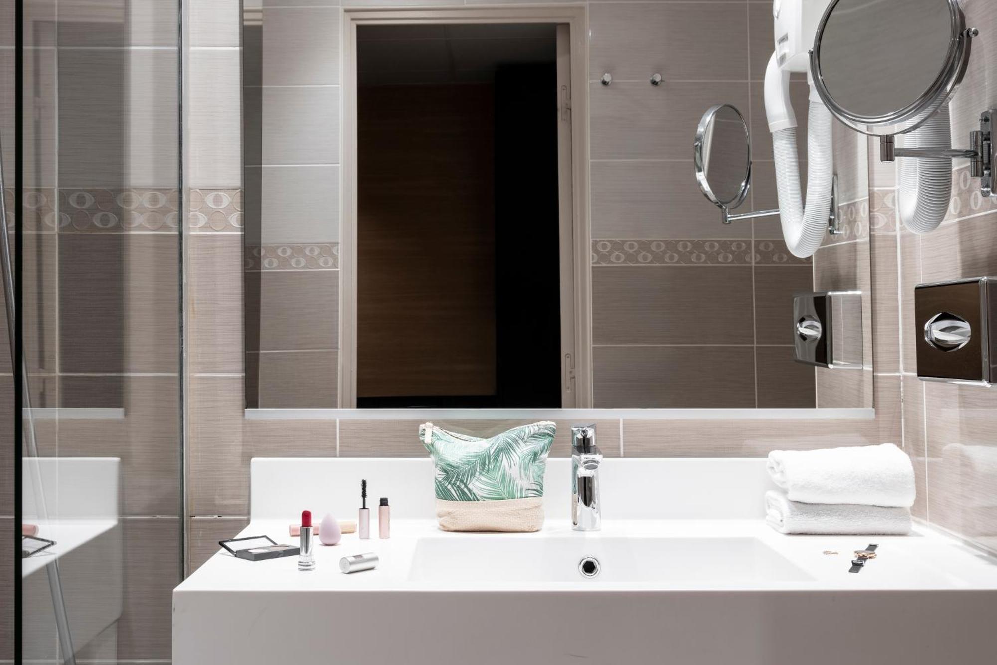 Mercure Rouen Centre Champ De Mars Екстериор снимка