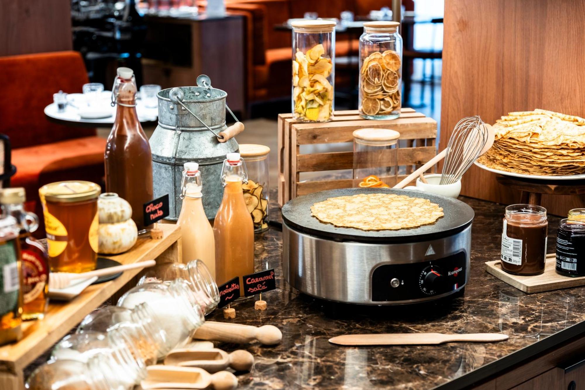 Mercure Rouen Centre Champ De Mars Екстериор снимка