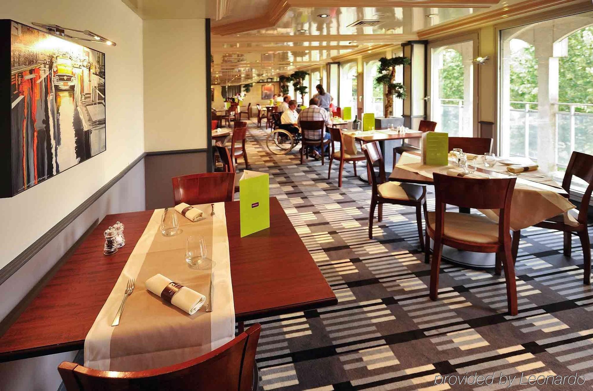 Mercure Rouen Centre Champ De Mars Ресторант снимка